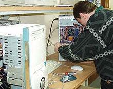 У «Маладога фронта» конфисковали оргтехнику и листовки У «Маладога фронта» конфисковали оргтехнику и листовки