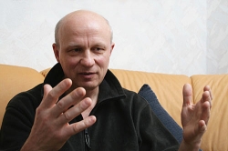 Отсидев в тюрьме, Козулин получил диплом политика и собирается работать по специальности Отсидев в тюрьме, Козулин получил диплом политика и собирается работать по специальности