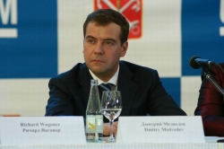 Президент России будет сроить отношения с соседими на пяти принципах Президент России будет сроить отношения с соседими на пяти принципах