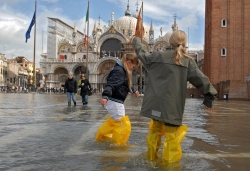 Сильное наводнение в Венеции Сильное наводнение в Венеции