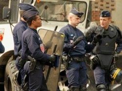 Париж вновь подвергся атакам террористов Париж вновь подвергся атакам террористов