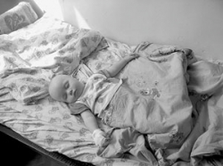 Годовалый малыш проглотил батарейку, а родители не заметили Годовалый малыш проглотил батарейку, а родители не заметили