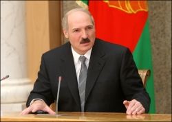 Лукашенко назвал оппозицию врагами народа, которые истерят «по пьяни или от дури» Лукашенко назвал оппозицию врагами народа, которые истерят «по пьяни или от дури»