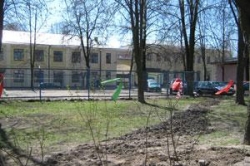 Государственный флаг Беларуси порвали на лоскутки Государственный флаг Беларуси порвали на лоскутки