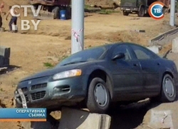 Пьяный минчанин протаранил бетонные блоки Пьяный минчанин протаранил бетонные блоки