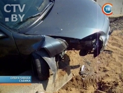 Пьяный минчанин протаранил бетонные блоки Пьяный минчанин протаранил бетонные блоки