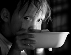 Правительство оттягивает увеличения пособия по уходу за детьми Правительство оттягивает увеличения пособия по уходу за детьми