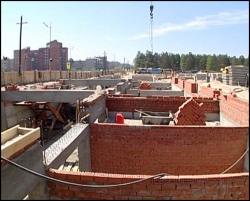 Теперь можно параллельно строить и проектировать Теперь можно параллельно строить и проектировать