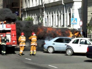 Взрыв микроавтобуса на К.Маркса. (Фоторепортаж) Взрыв микроавтобуса на К.Маркса. (Фоторепортаж)