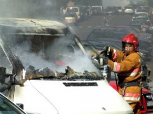 Взрыв микроавтобуса на К.Маркса. (Фоторепортаж) Взрыв микроавтобуса на К.Маркса. (Фоторепортаж)