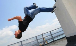 С 16 этажа в Минске упал девятиклассник  С 16 этажа в Минске упал девятиклассник