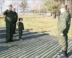 Лукашенко: армия пользуется доверием у белорусов Лукашенко: армия пользуется доверием у белорусов