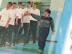 Школьники три месяца избивали пожилую учительницу Школьники три месяца избивали пожилую учительницу