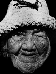 102-летняя китаянка осуществила свою мечту - пошла в школу 102-летняя китаянка осуществила свою мечту - пошла в школу