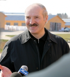Лукашенко: сельское хозяйство «потихоньку выкарабкивается» Лукашенко: сельское хозяйство «потихоньку выкарабкивается»