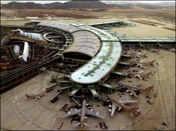 ЕС разрешит проносить на борт самолетов жидкости ЕС разрешит проносить на борт самолетов жидкости