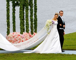 Кронпринцесса Швеции обручилась с тренером по фитнесу Кронпринцесса Швеции обручилась с тренером по фитнесу