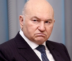 Лужков заявил, что не уйдет в отставку по собственному желанию Лужков заявил, что не уйдет в отставку по собственному желанию