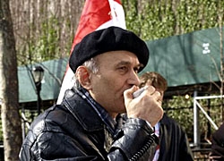 Зенон Пазьняк призвал белорусов не идти на выборы Зенон Пазьняк призвал белорусов не идти на выборы