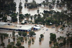 Наводнение в Австралии уже прозвали «библейским потопом» Наводнение в Австралии уже прозвали «библейским потопом»