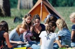 Начальник лагеря обкрадывала детей Начальник лагеря обкрадывала детей