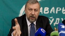 Санников предлагает власти капитуляцию Санников предлагает власти капитуляцию