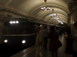 На станции метро «Пушкинская»  произошел несчастный случай На станции метро «Пушкинская»  произошел несчастный случай