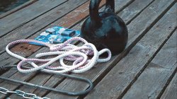 Иллюзионист из Беларуси повторил смертельный номер от Гарри Гудини Иллюзионист из Беларуси повторил смертельный номер от Гарри Гудини