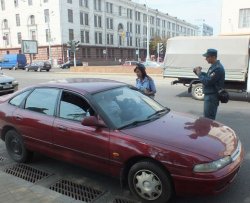 На минских улицах раздают воду На минских улицах раздают воду