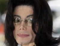 Майкл Джексон расстроен предстоящим аукционом его вещей