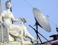 Минские ЖЭСы продолжают снимать спутниковые тарелки