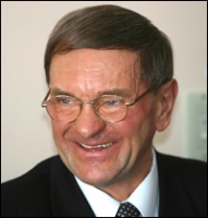 Велено срочно накопить золотовалютные резервы